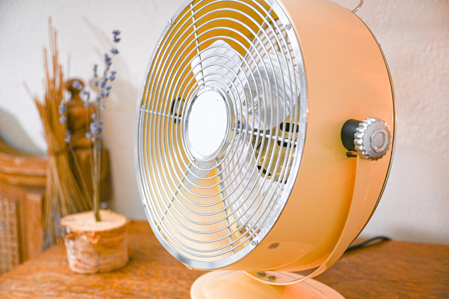 Butter Yellow Fan